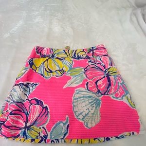 Size 4 Lilly Pulitzer skirt lined with shorts